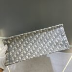 large Diro Book Tote bag - Image 4