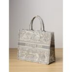 large Diro Book Tote bag - Image 6