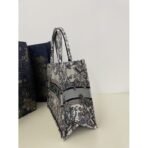 Medium Dior Book Tote bag - Image 5