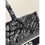 Medium Dior Book Tote bag - Image 7