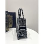 Medium Dior Book Tote bag - Image 5