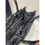 Medium Dior Book Tote bag - Image 12