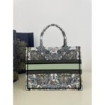 Medium Dior Book Tote bag - Image 4
