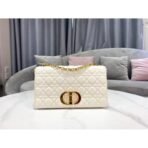 30 Montaigne box shaped handbag - Image 4