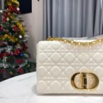 30 Montaigne box shaped handbag - Image 6