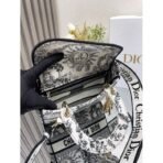 30 Montaigne East West Chain Handbag - Image 10