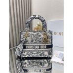 30 Montaigne Dior Amber Mini Chain Bucket Bag - Image 9