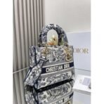 30 Montaigne Dior Amber Mini Chain Bucket Bag - Image 7