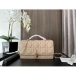 Saddle shoulder strap bag - Image 9