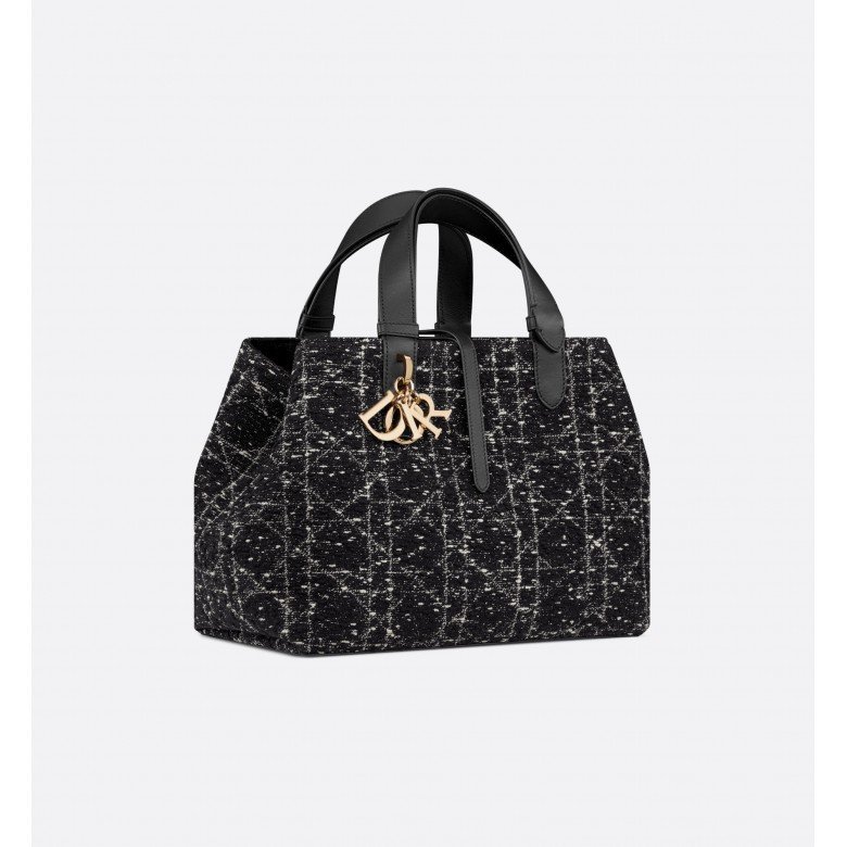 DM_20240526170029_001-780x780-1.jpg Medium Dior Toujours bag - Image 1