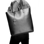 SHOPPING SAINT LAURENT IN LEATHER - Image 11