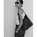 LE 5 ?? 7 SUPPLE SMALL IN GRAINED LEATHER - Image 10
