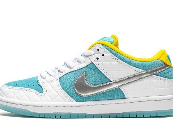 SB Dunk Low FTC Lagoon Pulse